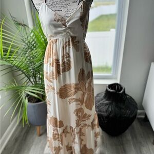 Women’s Express maxi floral dress size XS